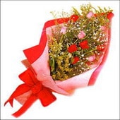 Ankara Eryaman çiçek gönder firmamızdan görsel ürün karışık renkli güller buketi