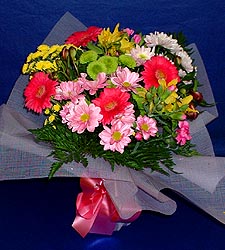 Ankara Eryaman çiçekçilik görsel çiçek modeli firmamızdan taze kır çiçekleri sevenler için