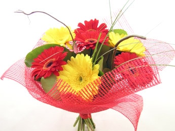 karışık gerbera mevsim çiçek buketi Ankara çiçek gönder firması şahane ürünümüz
